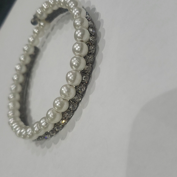 Vintage Pearl Bracelet - Picture 7 of 8